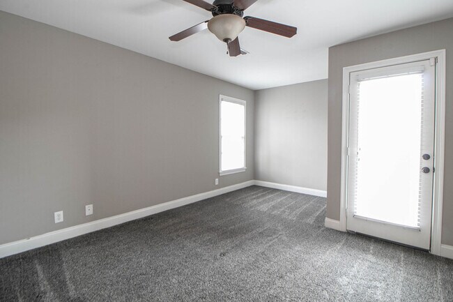 Building Photo - 607 Anderson Dr