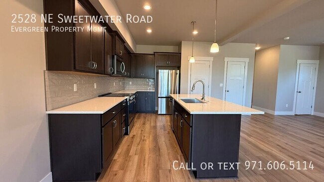 Building Photo - 2528 NE Sweetwater Rd