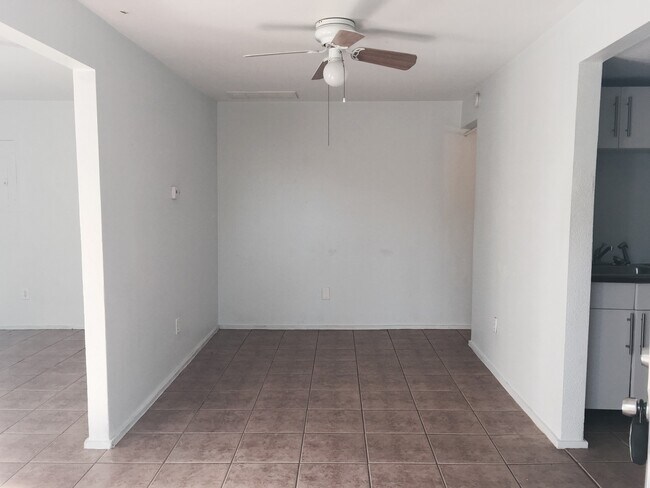 Building Photo - 1036 E 43rd St