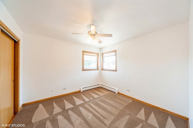 Building Photo - 4752 N Menard Ave