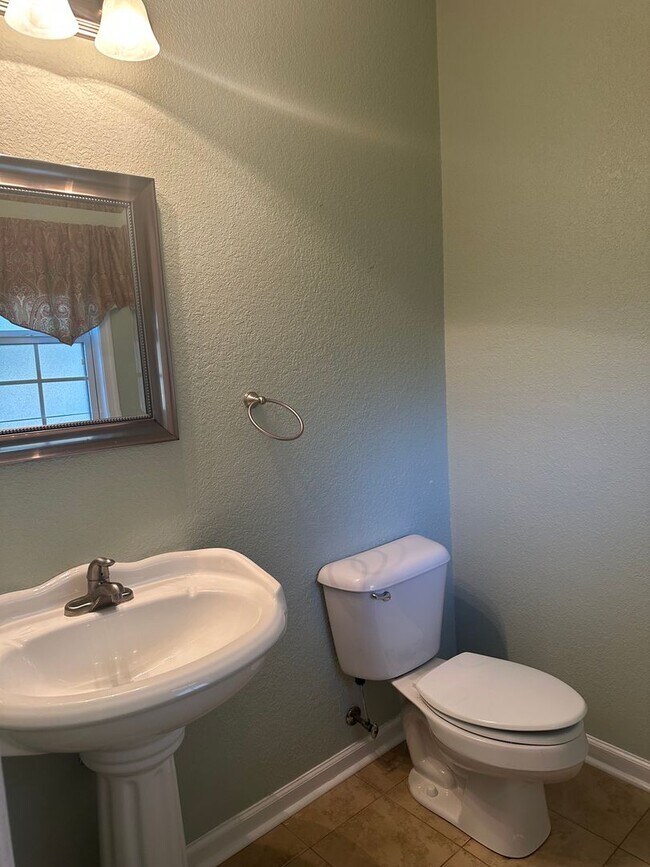 Building Photo - Ingleside