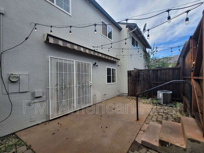 Building Photo - 6693 Greenback Ln