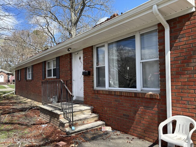 Building Photo - 217 Elmwood Rd