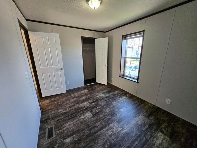 Building Photo - 6045 Frederick St