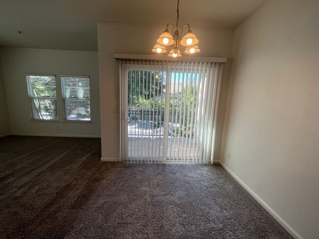 Building Photo - HAMPTON VILLAGE - 2 BR / 2 BA CONDO AVAILABLE NOW!