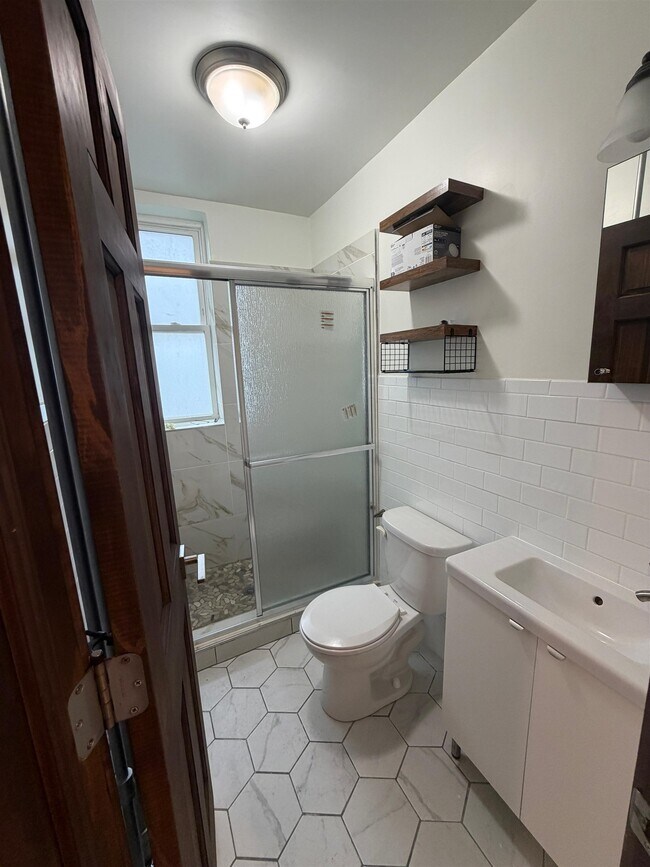 Building Photo - 272 Hancock Ave
