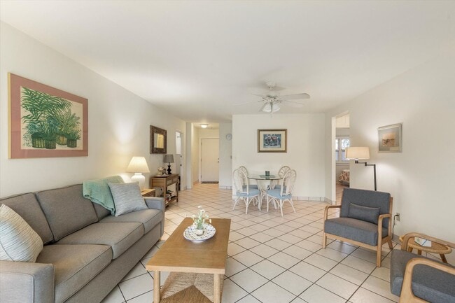 Building Photo - 3 Bedroom 2 Bathroom Furnished Condo