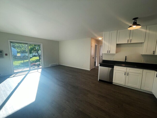 Building Photo - 104 Weber St