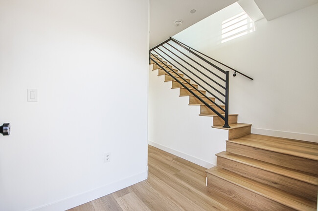 Building Photo - 11441 Hatteras St