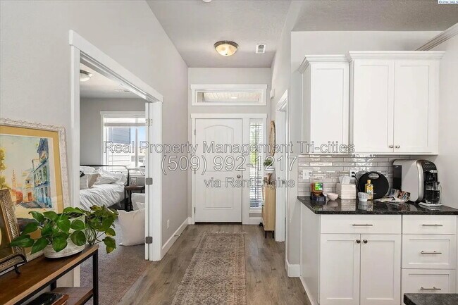 Building Photo - 6923 W 33rd Pl