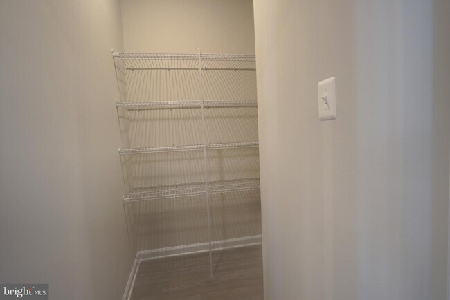 Building Photo - 2506 EMBER Ln