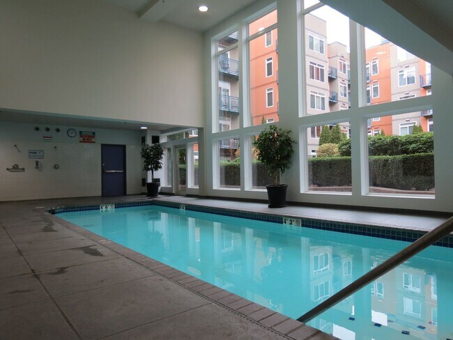Building Photo - Incredible 1bed/1bath Condo Ideally Located in Belltown!