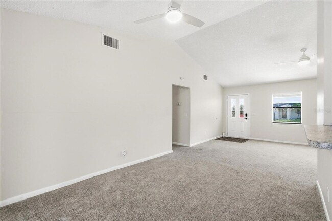 Building Photo - 8 Blakeport Ln