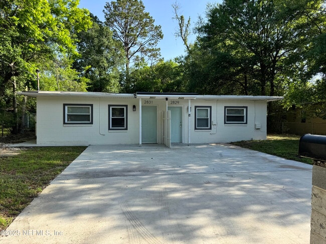 Primary Photo - 2831 W 6th St