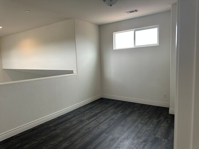 Building Photo - Just reduced! Beautiful home in templeton