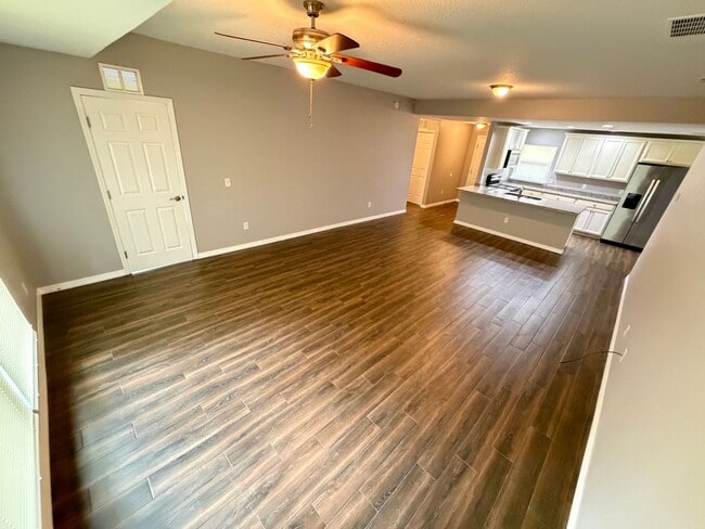Building Photo - AWESOME 3/2 w/ office HOME in Deltona! You need to check this out!