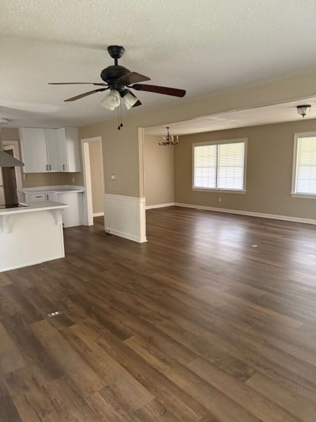 Building Photo - 3 Bedroom, 3 Bath House (COMING SOON)
