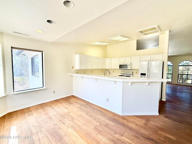 Building Photo - 352 Prescott Dr