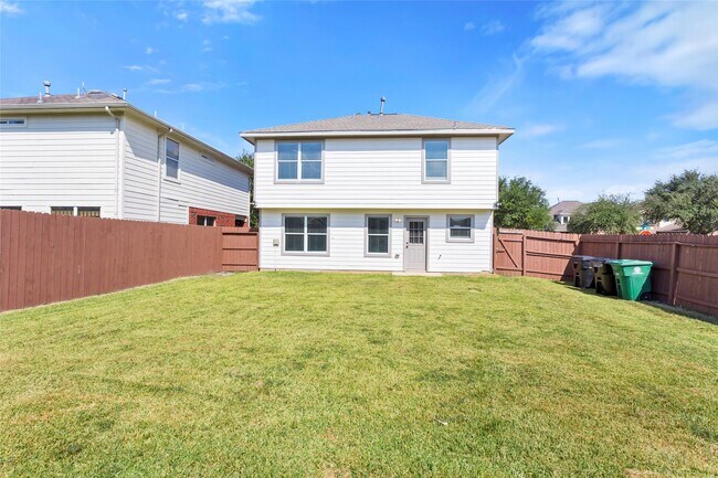 Building Photo - 838 Royal George Ln