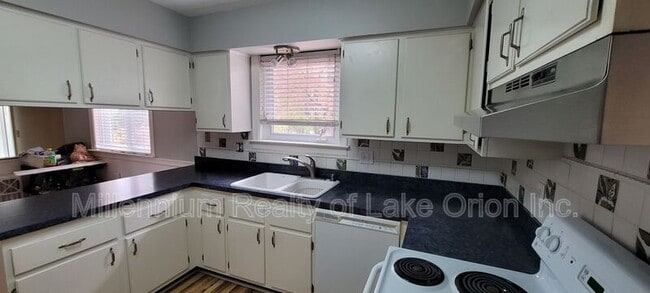 Building Photo - 29359 Hemlock Dr