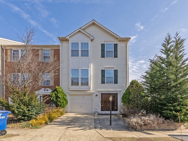 Building Photo - Sunlit Sanctuary Awaits: Spacious Townhous...