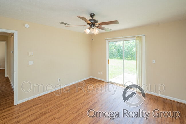 Building Photo - 900 Mister Dr