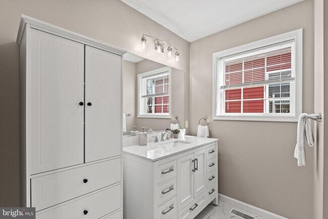 Building Photo - 22802 Lawrence Ave