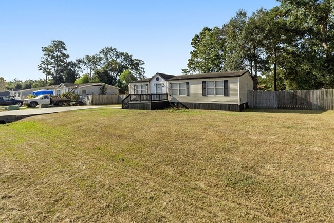 Building Photo - 182 Carmen Blvd