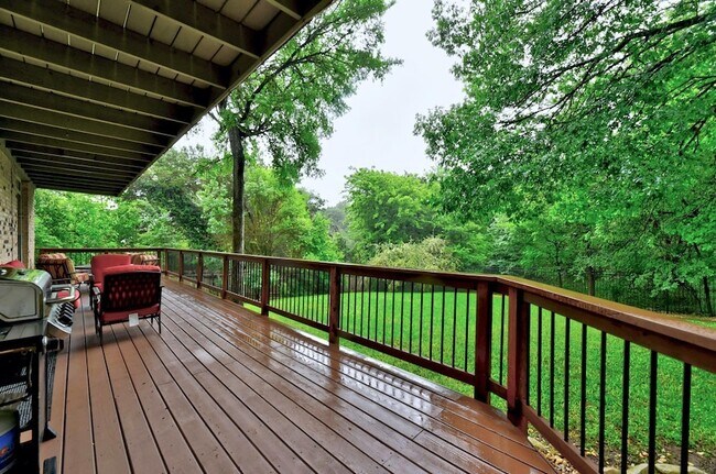 Building Photo - 11313 Menodora Dr