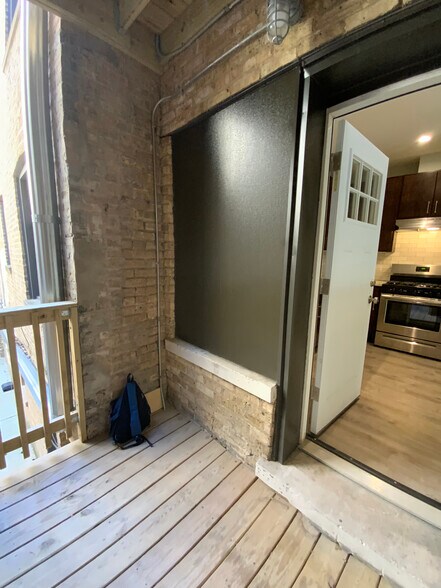 Building Photo - 1143 Maple Ave