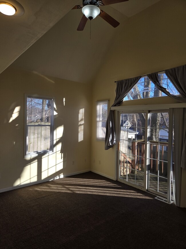 Building Photo - 2203 15th Ave