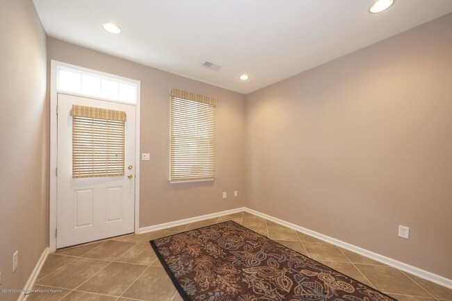 Building Photo - 5 Grant St