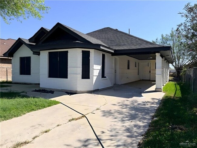 Building Photo - 12 South Dr