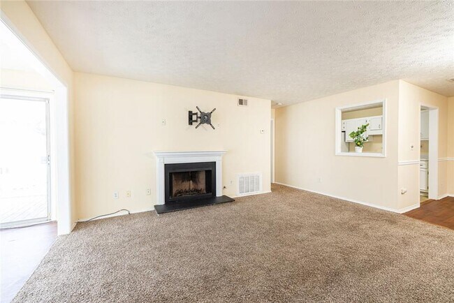 Building Photo - 910 Augusta Dr