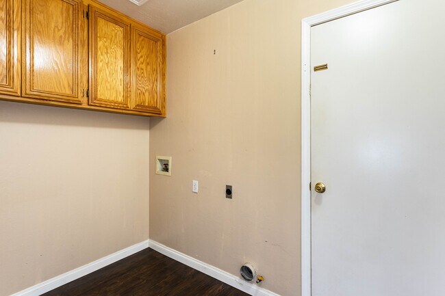 Building Photo - 5012 Hartwick Ct