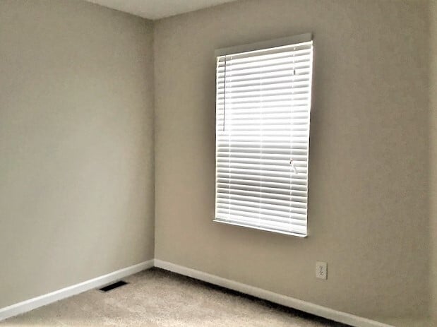 Building Photo - 352 Pinecrest Ct