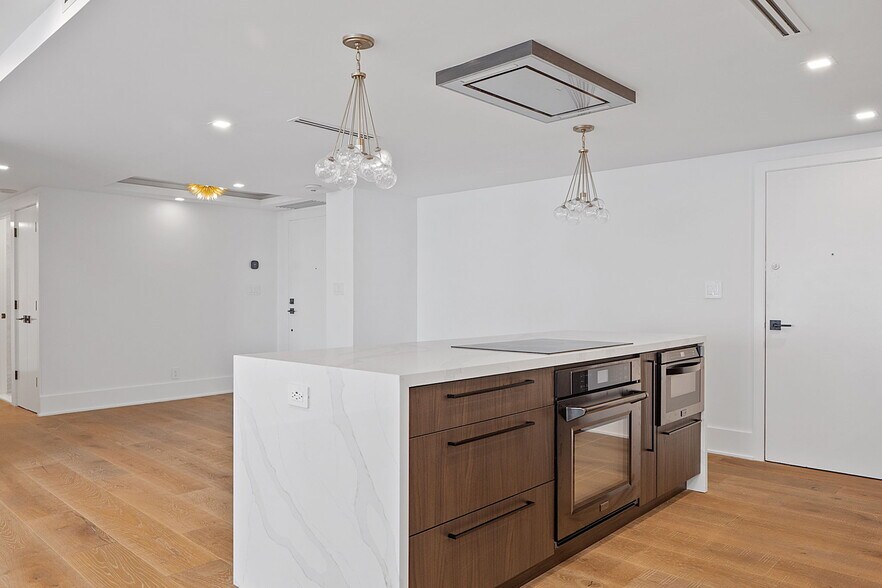 Building Photo - 4020 Galt Ocean Dr