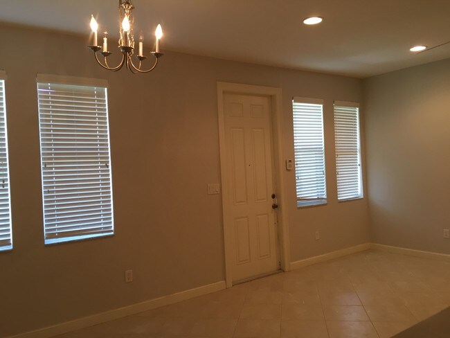 Building Photo - 880 Millbrae Ct