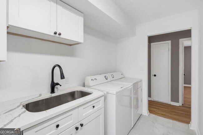 Building Photo - 2388 Lawrenceville Hwy