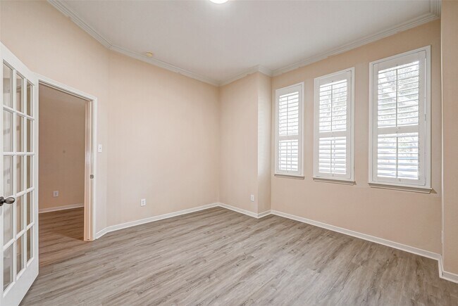 Building Photo - 6923 Grants Hollow Ln