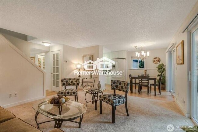 Building Photo - Spacious 3-Bedroom Townhome in Desirable Candlewood Condos