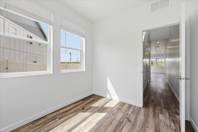 Building Photo - Brand New 3 Bed 3 Bath Townhome