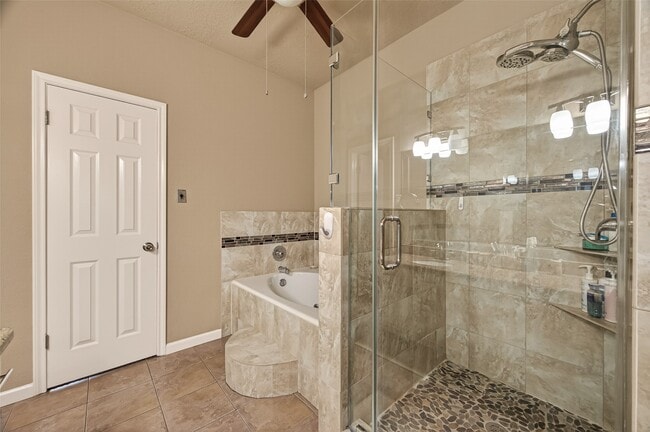 Building Photo - 12110 Essenbruk Dr