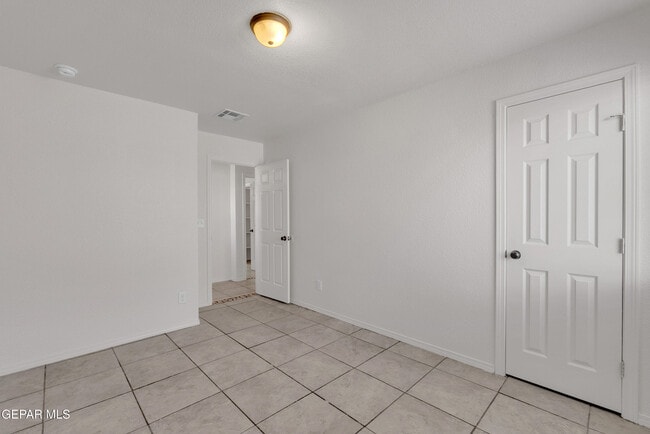 Building Photo - 9277 Leonardo Ave