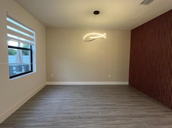 Building Photo - 4 bedroom in Miami Gardens FL 33169