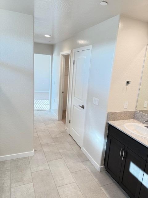 Building Photo - 2865 E Escarpa Dr
