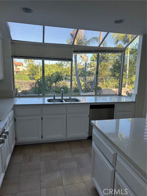 Building Photo - 28451 Fieldbrook