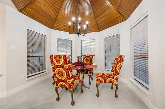 Building Photo - 3512 Cliffwood Dr