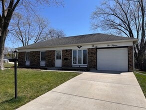 Building Photo - 515 Freeman Ave