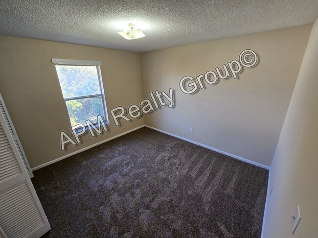 Building Photo - Upstairs two-bedroom apartment. 50% off first month's rent!
